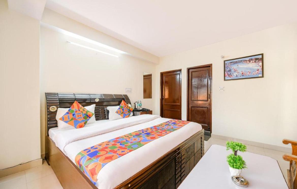 Hotel Gt International Tājganj Exteriér fotografie