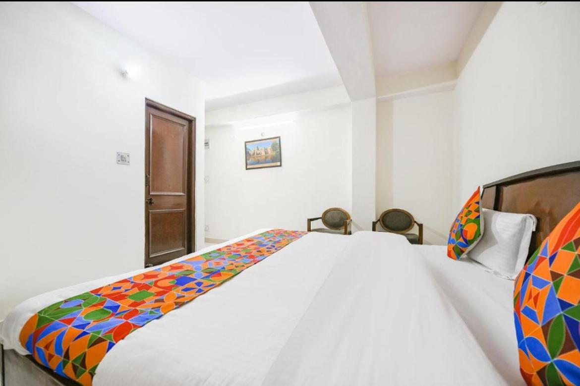 Hotel Gt International Tājganj Exteriér fotografie
