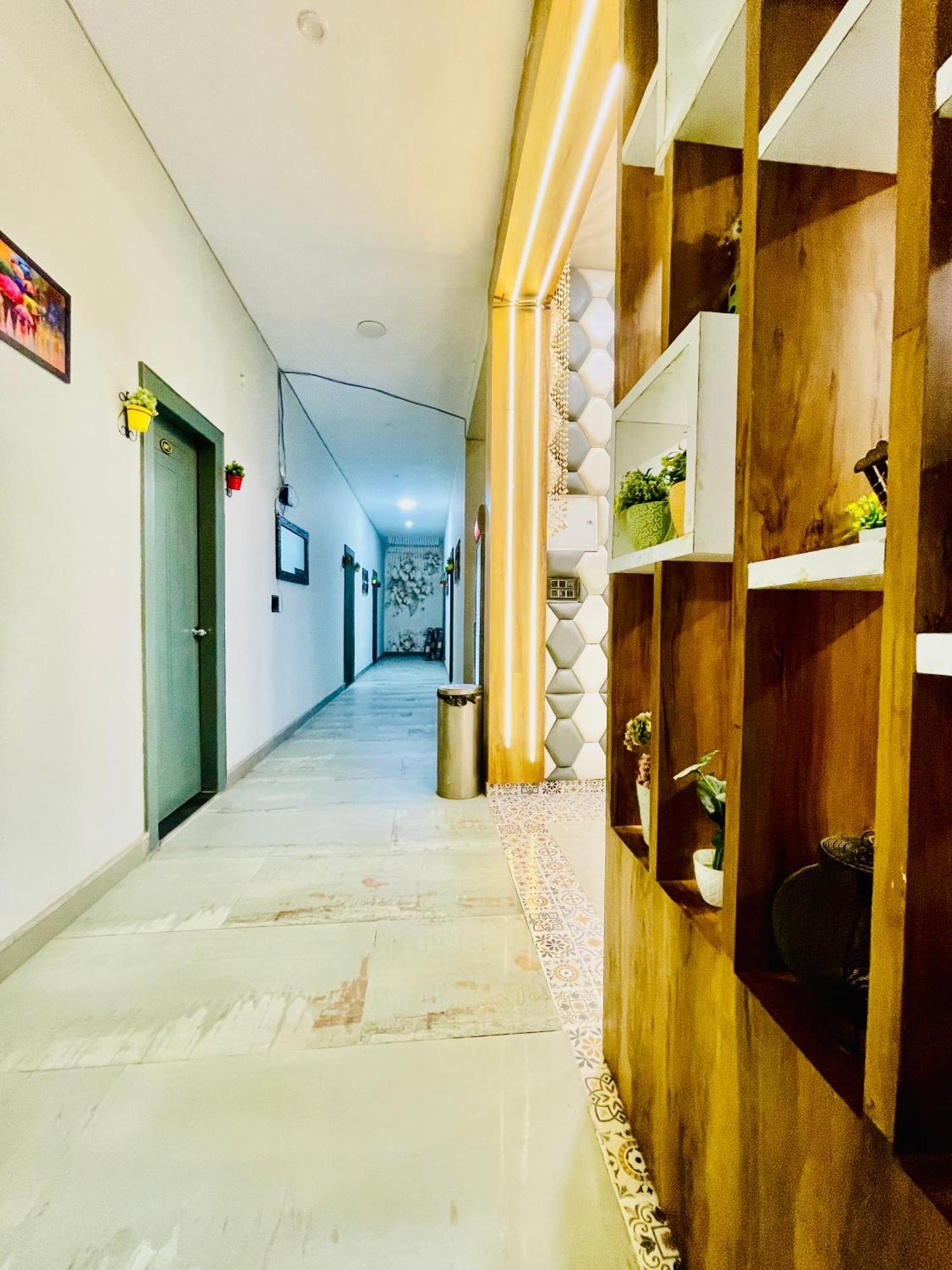 Hotel Gt International Tājganj Exteriér fotografie