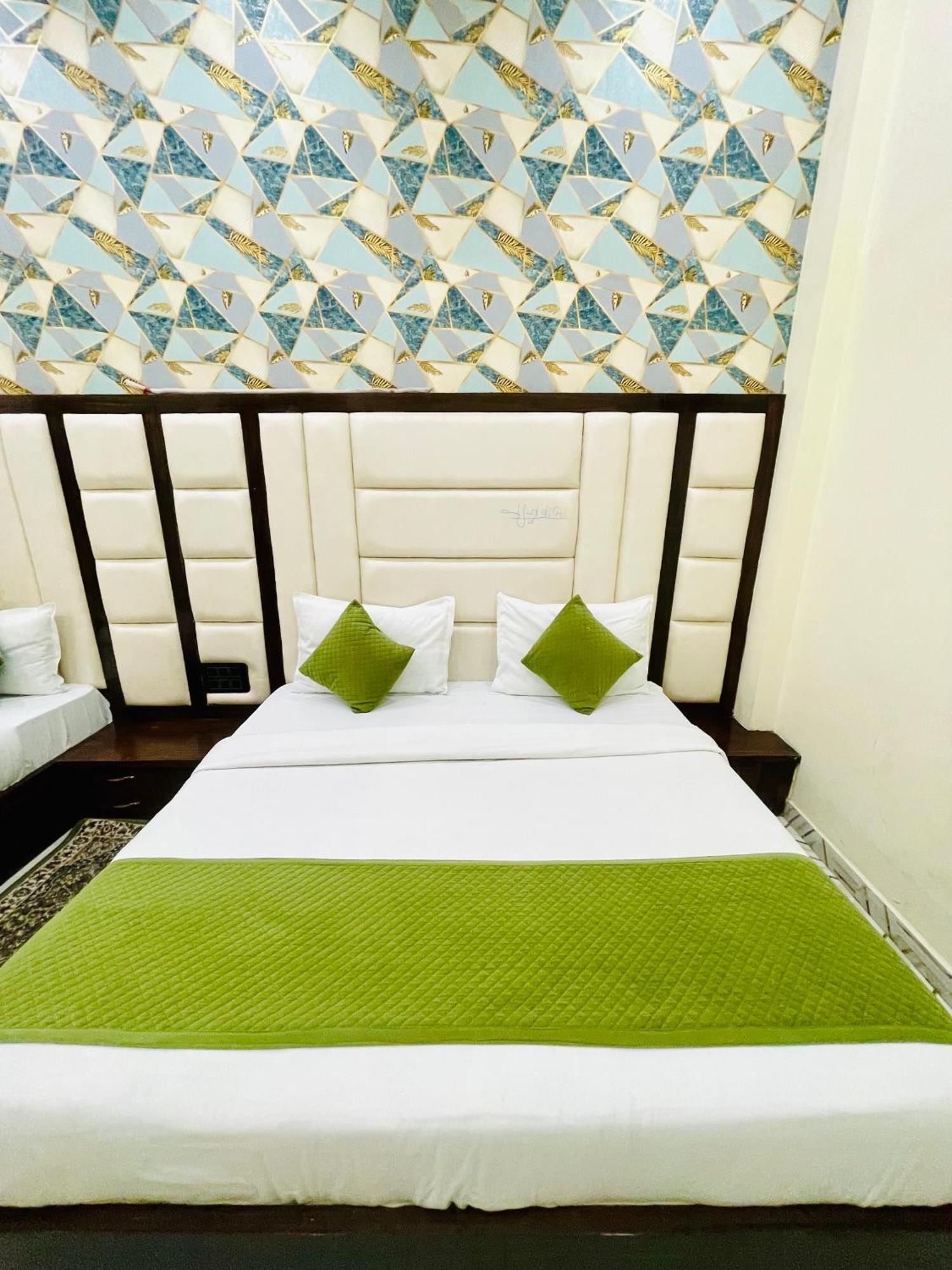 Hotel Gt International Tājganj Exteriér fotografie