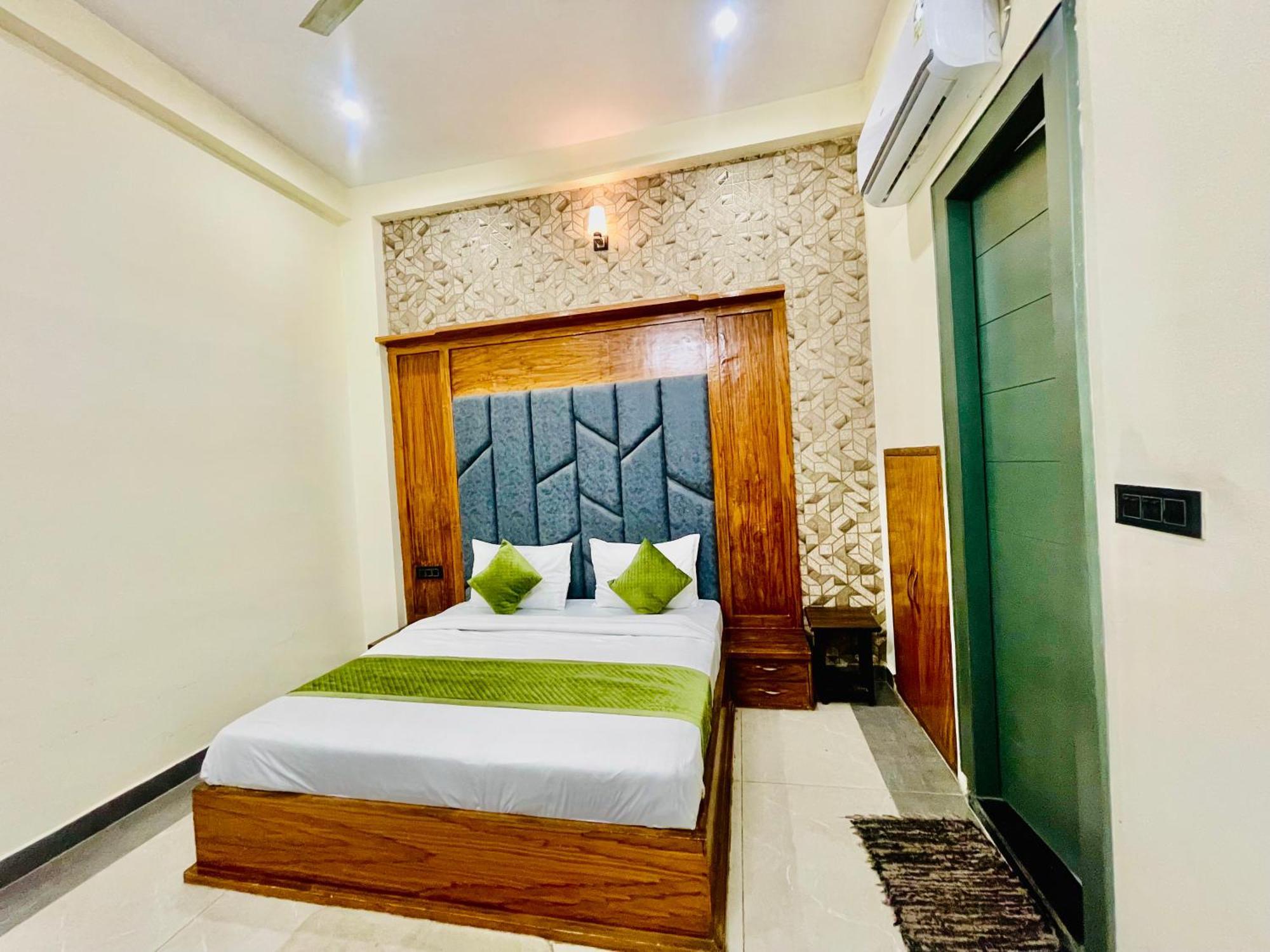 Hotel Gt International Tājganj Exteriér fotografie